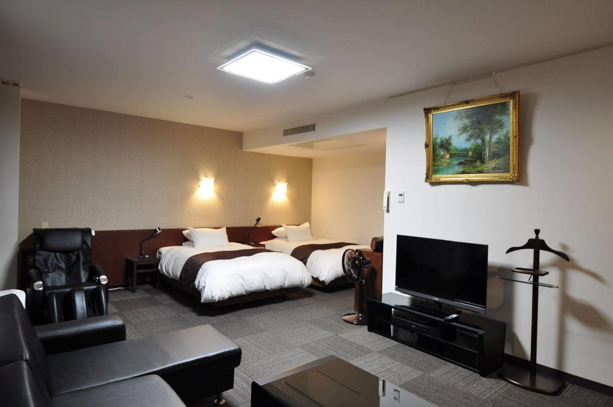 Obokekyo Mannaka Hotel Мийоши Екстериор снимка